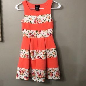 Girls sleeveless dress.